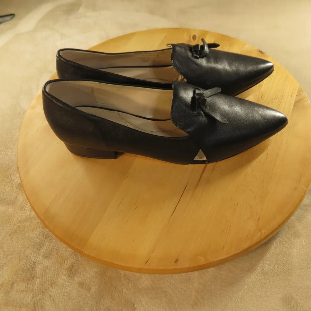 Cole Haan Grand Ambition Loafers Womens 8.5 Black Leather Bow Pointed Toe Flat